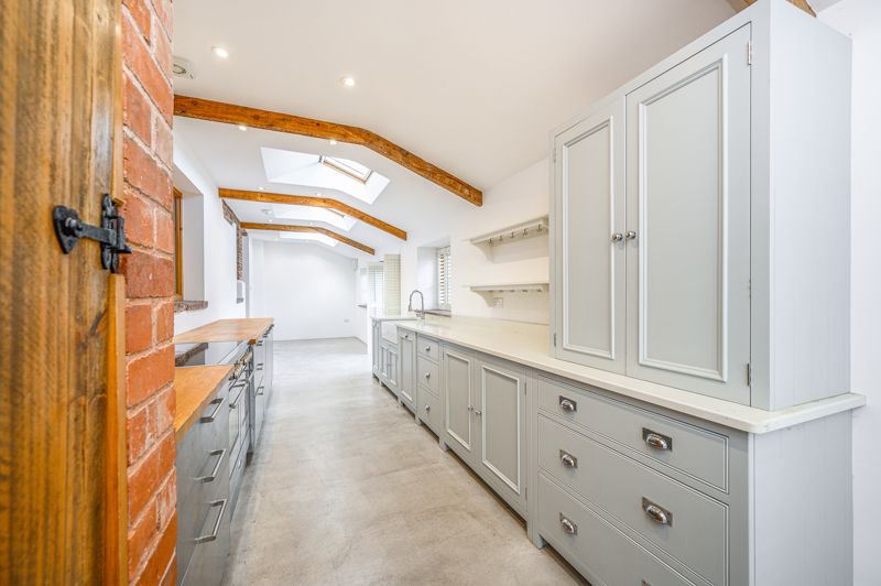 Kitchen- click for photo gallery